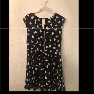 Short sleeve black dress with white spots